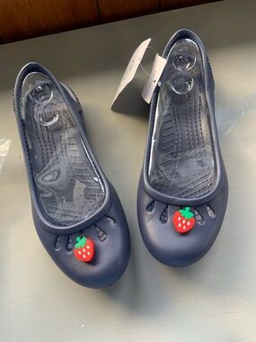 Women’s Navy Strawberry Accent Slip-On Sandals